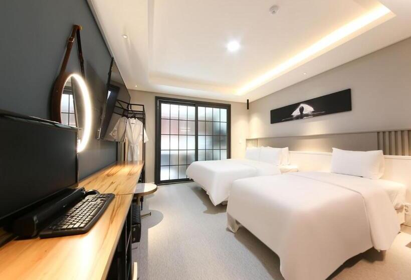 خانه 1 خوابه, West In Hotel Yeosu