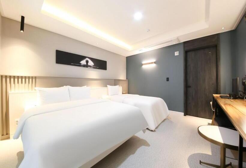 خانه 1 خوابه, West In Hotel Yeosu