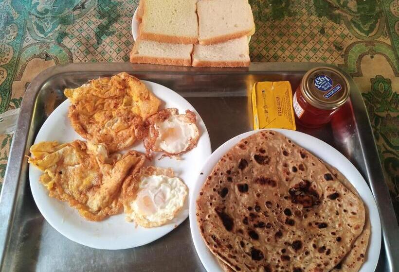 اتاق خانوادگی, Al Rehman Guest Hous