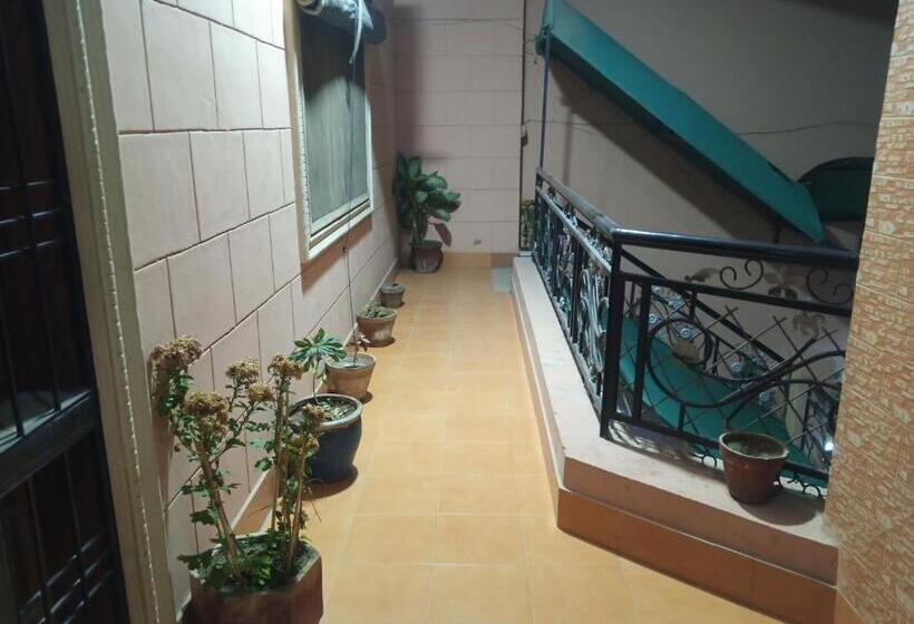 اتاق خانوادگی, Al Rehman Guest Hous