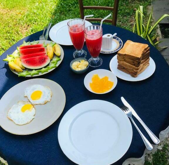 غرفة قياسية مطلّة علي الحديقة, Freedom192