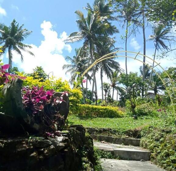 غرفة قياسية مطلّة علي الحديقة, Freedom192