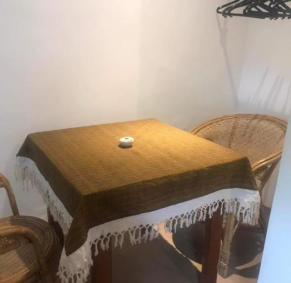 غرفة ديلوكس, Freedom192