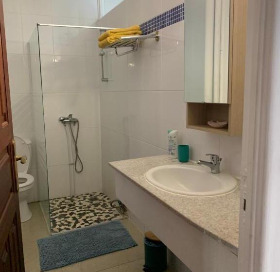 اتاق کلاسیک چهارنفره, Pelikan Chambres D Hôtes