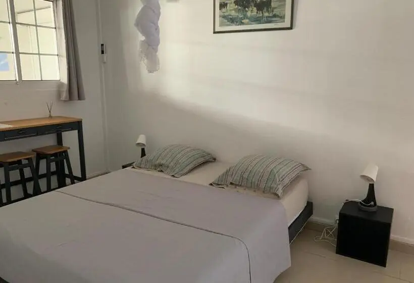 اتاق کلاسیک چهارنفره, Pelikan Chambres D Hôtes