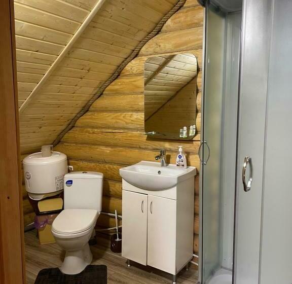 اتاق خانوادگی, Cottage In Yasinya