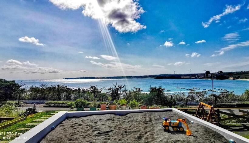 اتاق لوکس با بالکن و چشم‌انداز دریا, Sky Villa   南灣薇拉海景莊園 包棟villa