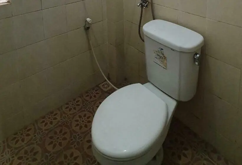 スタンダードルーム, Anind Guest House Near Museum Angkut Batu Redpartner