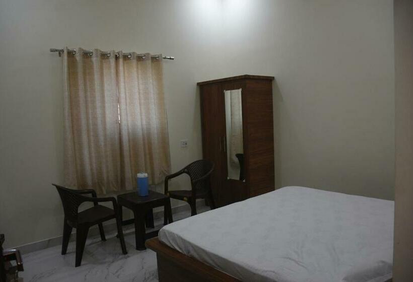 패밀리 룸, Guru Kripa Garden