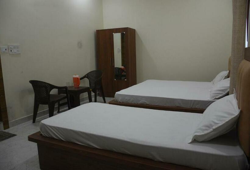 디럭스 룸, Guru Kripa Garden