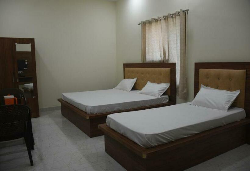 Номер Deluxe, Guru Kripa Garden