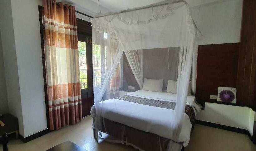 スタンダードトリプルルーム, Magnet