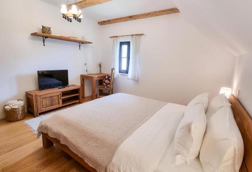 标准间, Pensiunea Hodăița