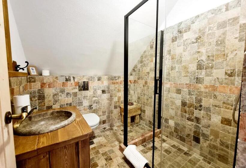 标准间, Pensiunea Hodăița