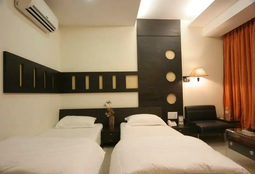 اتاق لوکس, Pride Biznotel Alkapuri Near Vadodara Airport