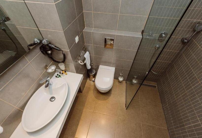 اتاق استاندارد با چشم‌انداز شهر, Golden Palace Batumi Hotel & Casino