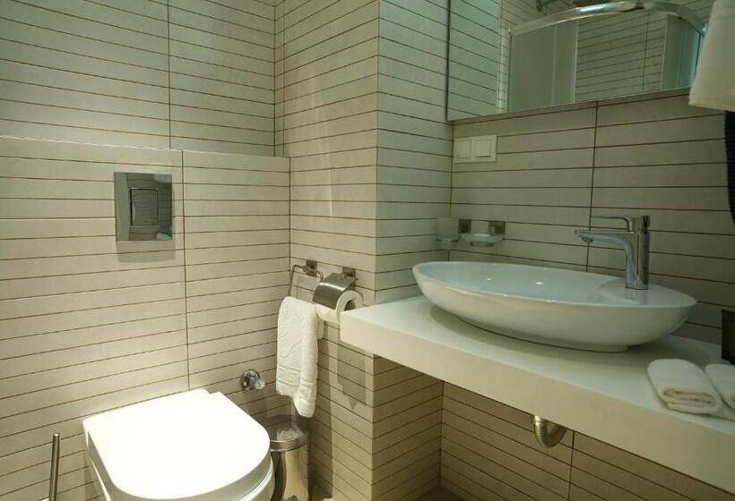 اتاق استاندارد یک نفره, Golden Palace Batumi Hotel & Casino