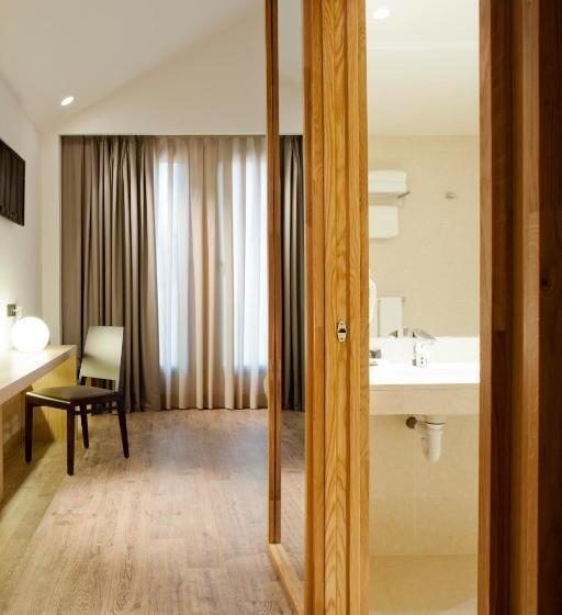 اتاق استاندارد, Araba