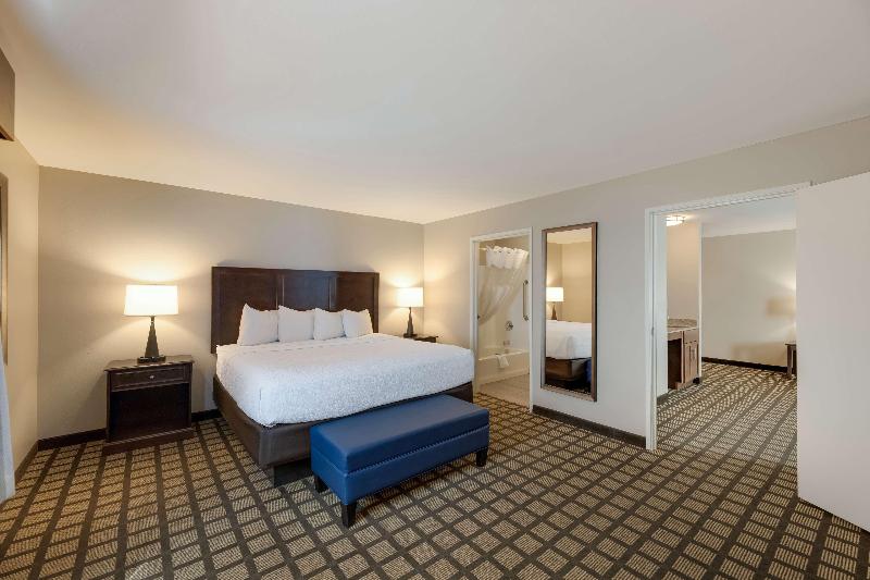 جناح, Best Western North Bryant Inn