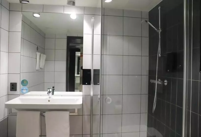 اتاق استاندارد, Comfort Hotel Xpress Central Station
