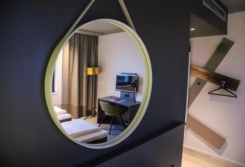 اتاق استاندارد, Comfort Hotel Xpress Central Station