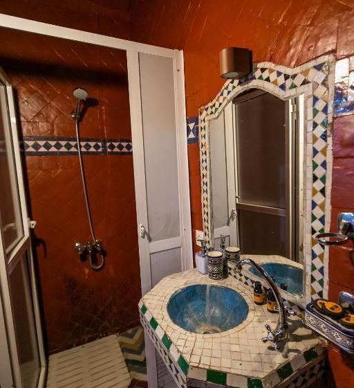 اتاق استاندارد سه نفره, Dar El Yasmine