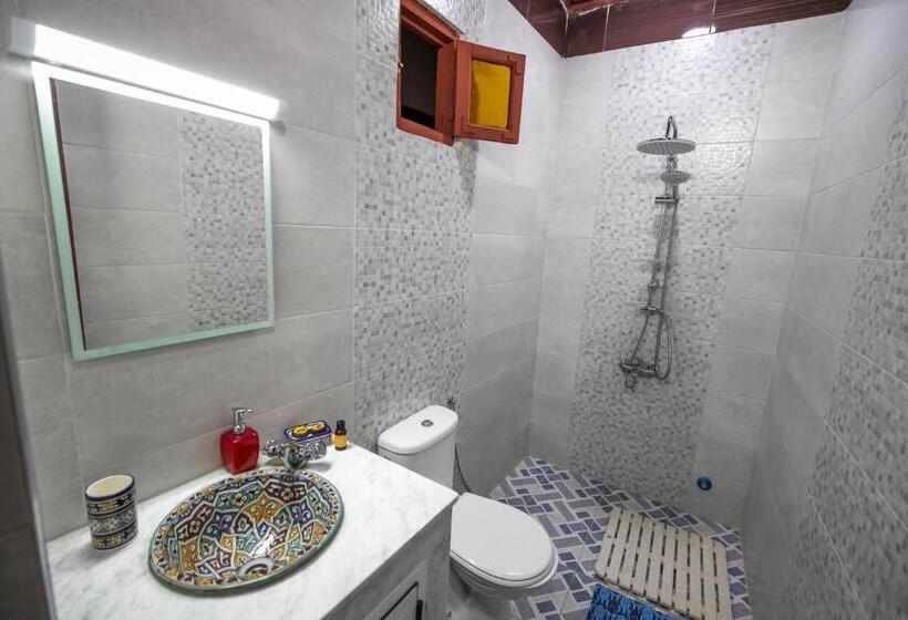 اتاق خانوادگی, Dar El Yasmine