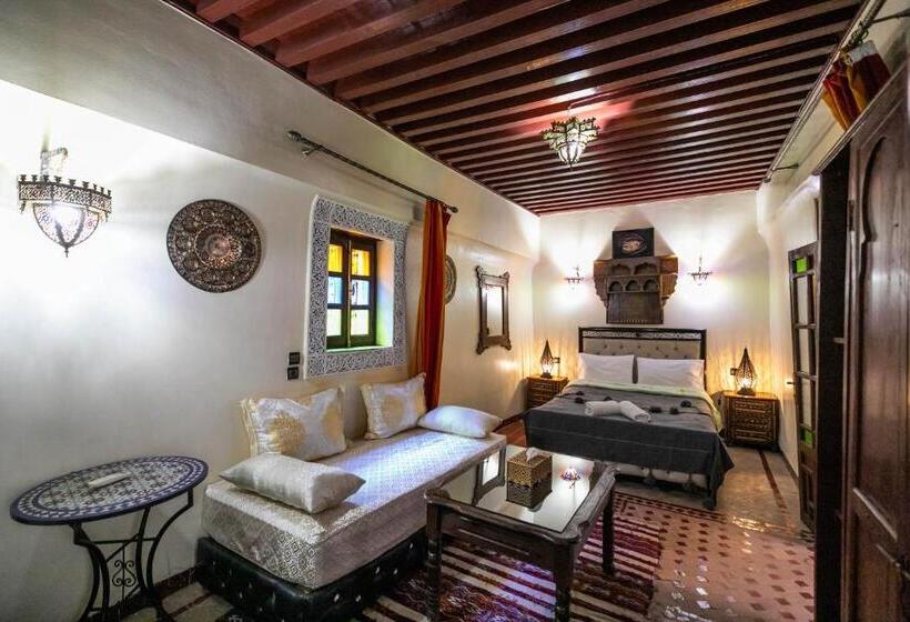 اتاق خانوادگی, Dar El Yasmine