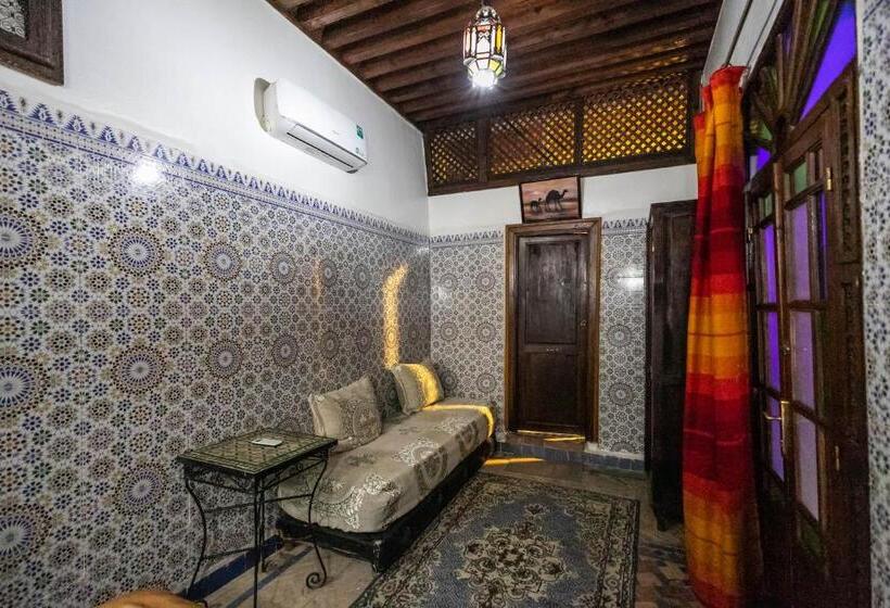 اتاق اکونومی, Dar El Yasmine