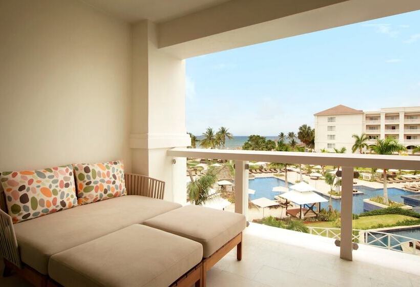 سوئیت جونیور با تخت بزرگ, Hyatt Zilara Rose Hall Adults Only All Inclusive