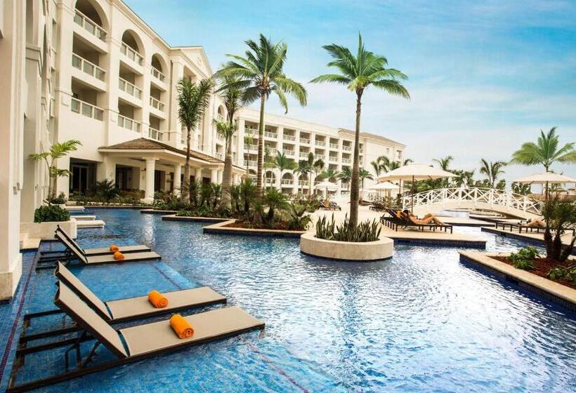 اتاق استاندارد با تخت بزرگ, Hyatt Zilara Rose Hall Adults Only All Inclusive