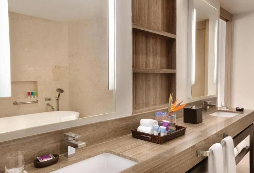 سوییت با چشمانداز دریا, Hyatt Zilara Rose Hall Adults Only All Inclusive