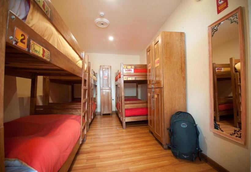 سرير فى غرفة مشتركه, Pariwana Hostel Cusco