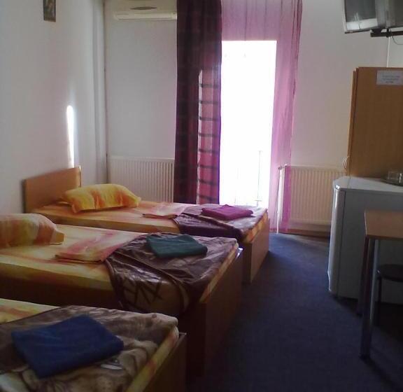 Номер Стандарт Трехместный, Pensiunea Raffael