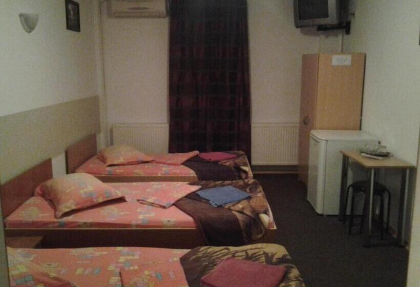 Номер Стандарт Трехместный, Pensiunea Raffael