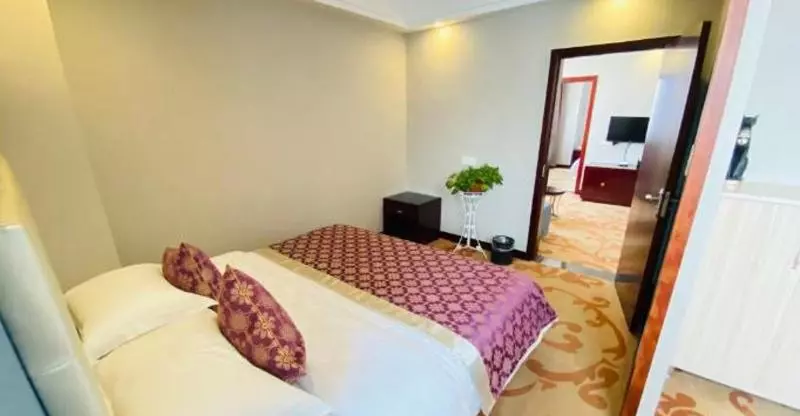Suite Łóżko King Size, Ramada Linyi North
