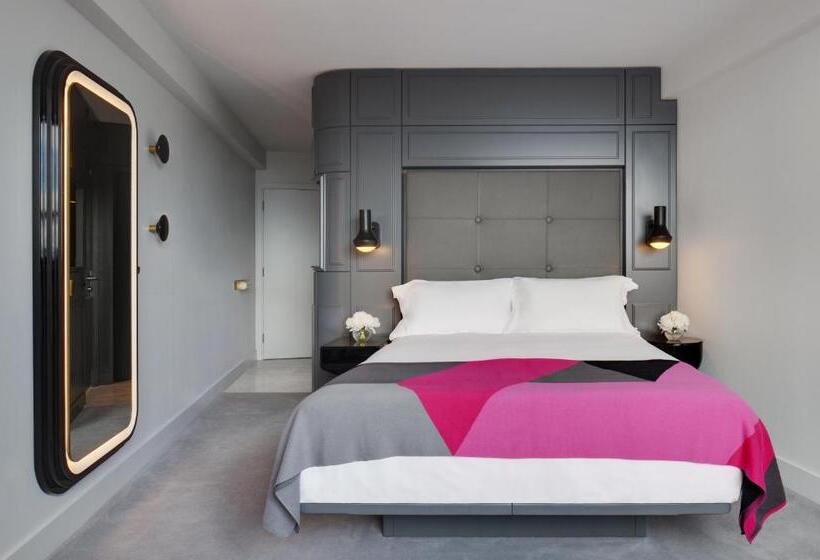 غرفة قياسية, Sea Containers London