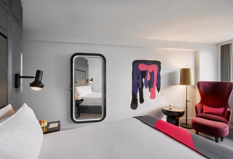 غرفة سوبيريور, Sea Containers London