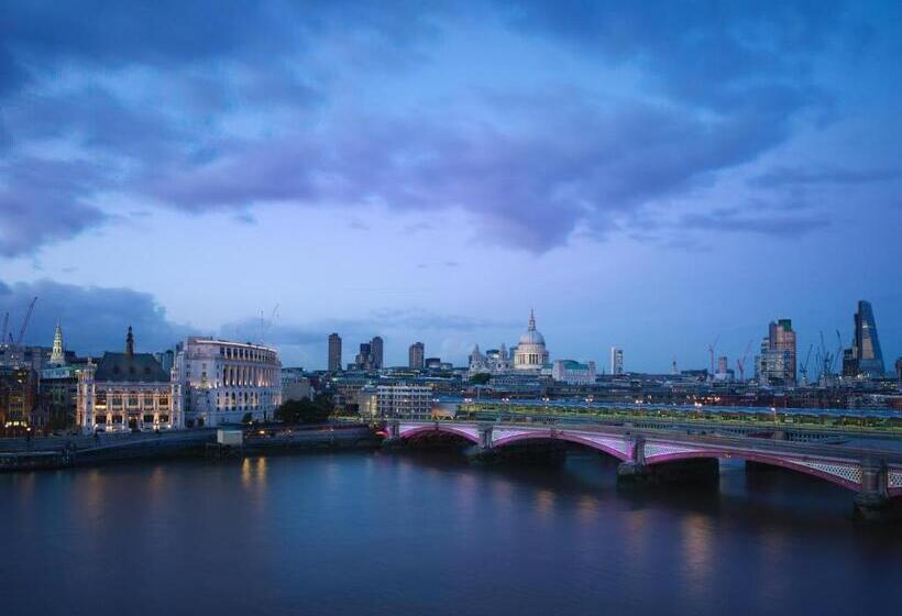 جناح مطل على البحر, Sea Containers London