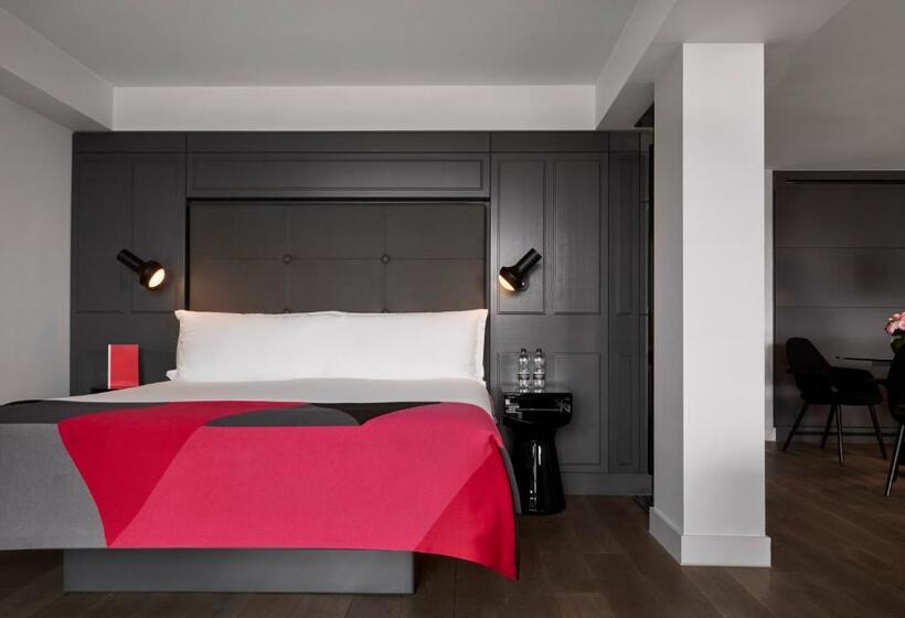 جناح مطل على البحر, Sea Containers London