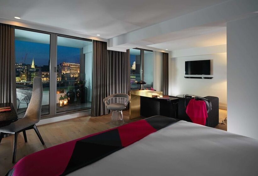 جناح ذو إطلالة, Sea Containers London