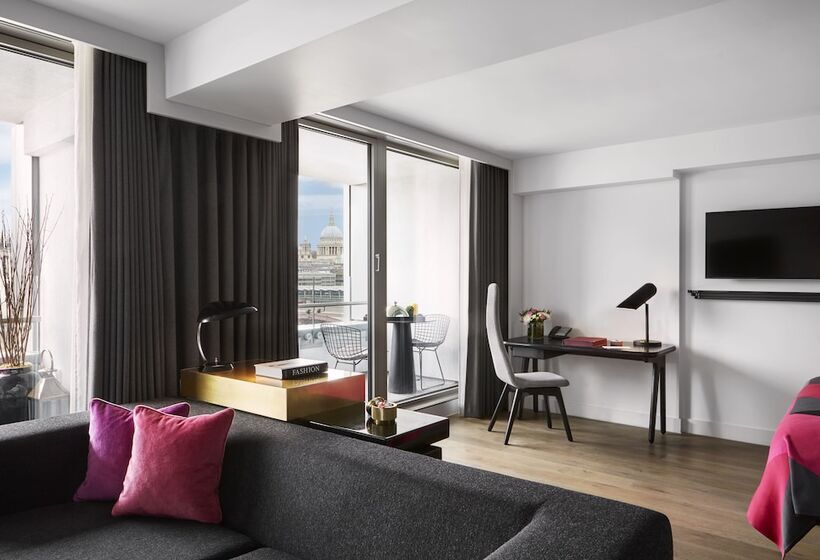 جناح ذو إطلالة, Sea Containers London