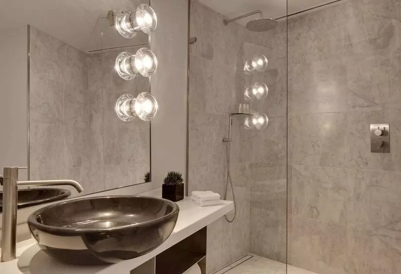 Standard Room, Sea Containers London