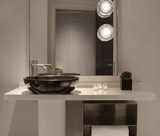 Standard Room, Sea Containers London