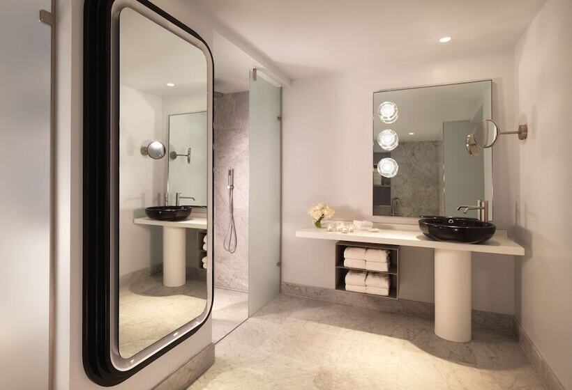 스탠다드 룸, Sea Containers London