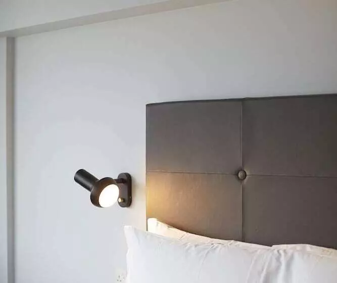 Standard Room, Sea Containers London