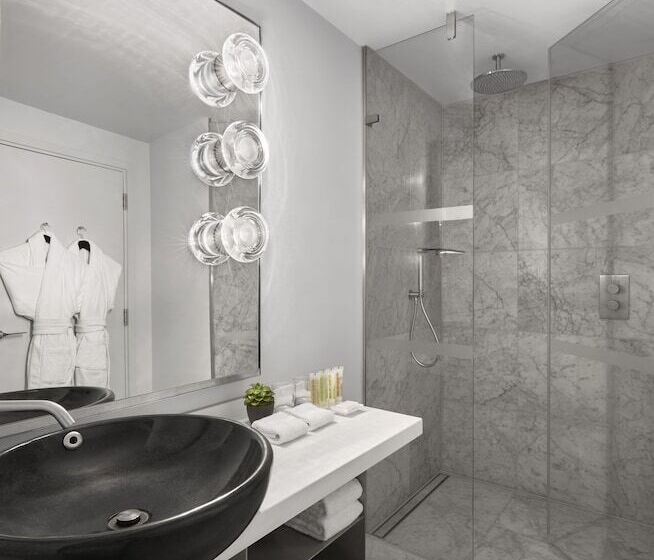 إستوديو قياسى, Sea Containers London