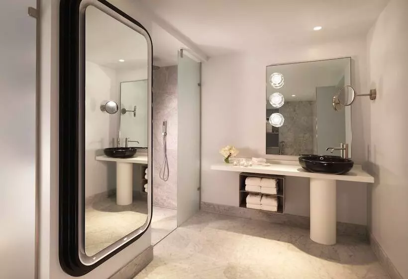 Standard Studio, Sea Containers London