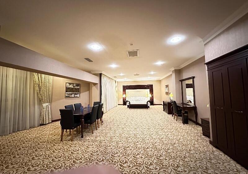 غرفة سوبيريور, Sea Containers London