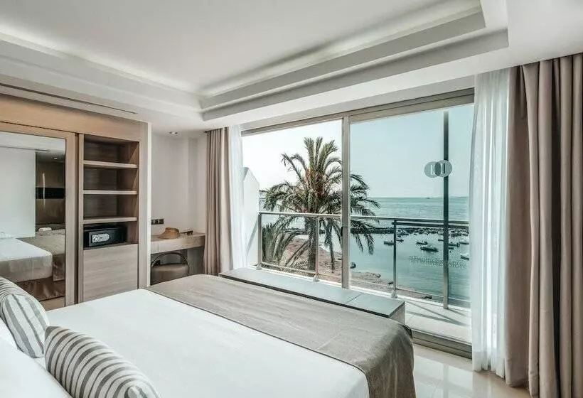 オーシャンビューのプレミアムルーム。, The Ibiza Twiins 4* Sup
